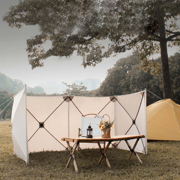 Outdoor wind shelter